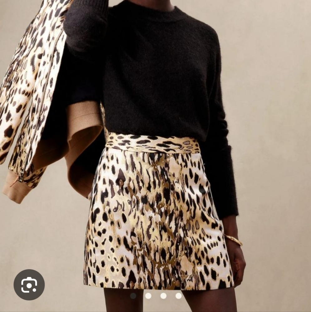 SOLD DO NOT BUY Banana Republic Animal Print Brocade Mini Skirt Size 20